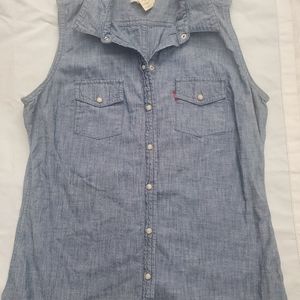 Levi's Women's Button Up Shirt Size Medium Red Tab Blue Denim Pearl Snap Western